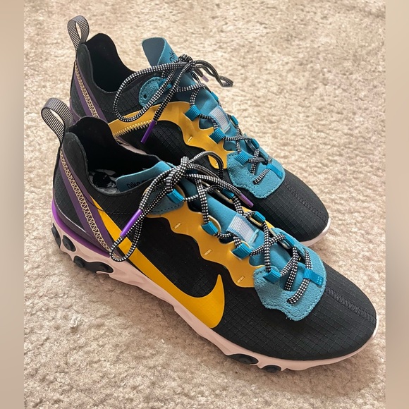 Nike Shoes - NIKE React Sneakers